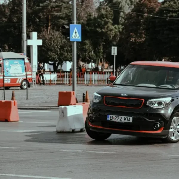 Η Tesla ετοιμάζει «κάτι πιο εντυπωσιακό από ένα μίνιβαν»